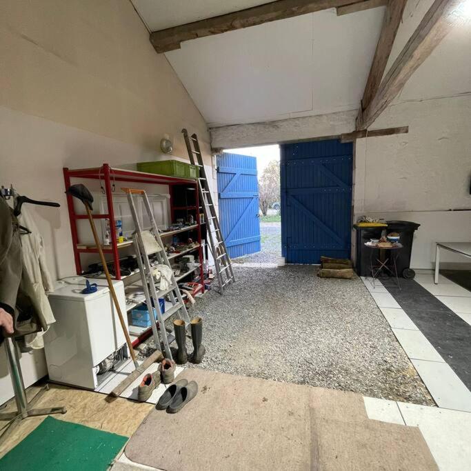 La Fermette Aux Lamas Savigny-Lévescault Exterior foto